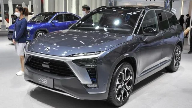 蔚來CEO珠峰測新車，吸氧上熱搜了