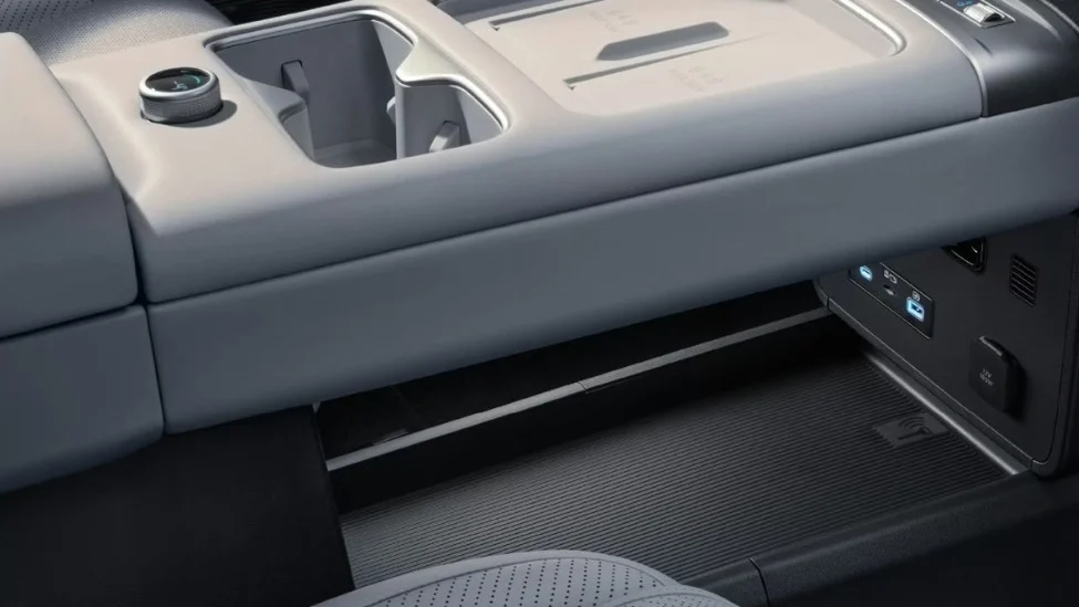 自研音響、可外接平板電腦，比亞迪方程豹鈦7更多內飾官圖公布