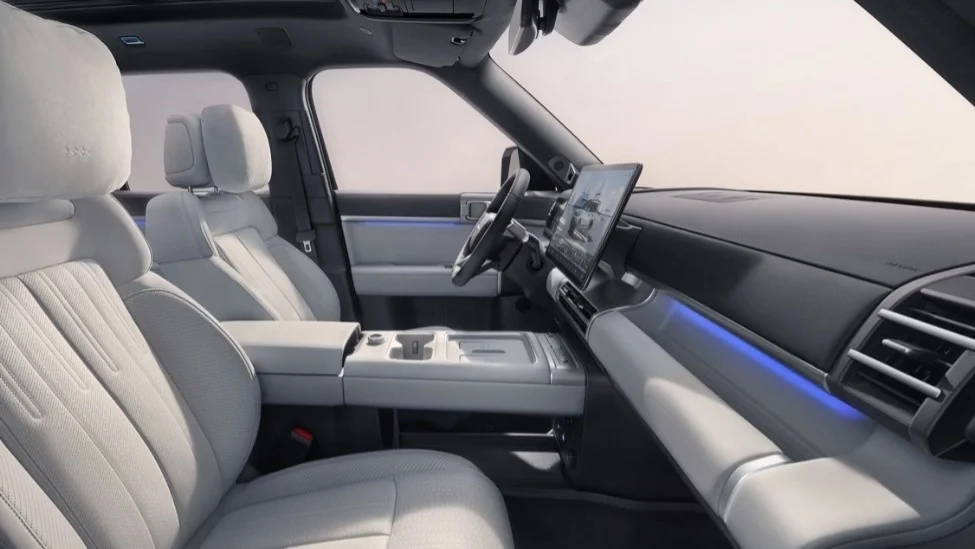 自研音響、可外接平板電腦，比亞迪方程豹鈦7更多內飾官圖公布
