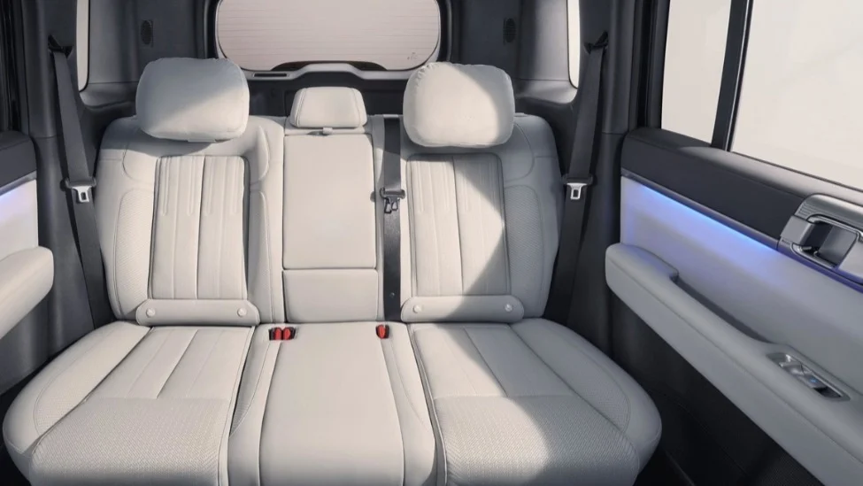 自研音響、可外接平板電腦，比亞迪方程豹鈦7更多內飾官圖公布