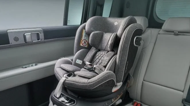 自研音響、可外接平板電腦，比亞迪方程豹鈦7更多內飾官圖公布