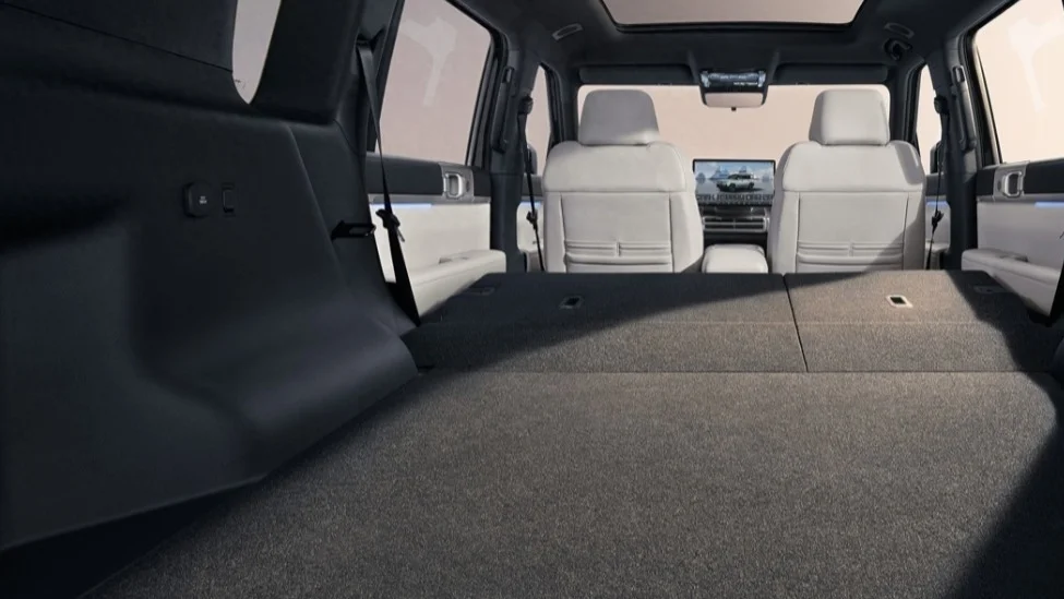 自研音響、可外接平板電腦，比亞迪方程豹鈦7更多內飾官圖公布