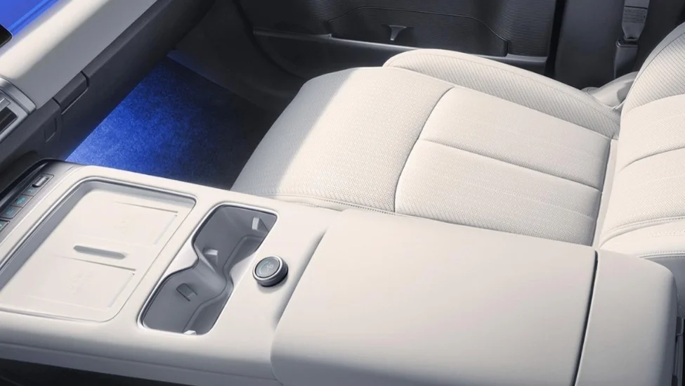 自研音響、可外接平板電腦，比亞迪方程豹鈦7更多內飾官圖公布