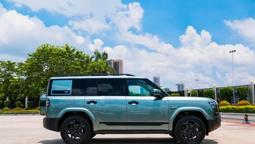 自研音響、可外接平板電腦，比亞迪方程豹鈦7更多內飾官圖公布