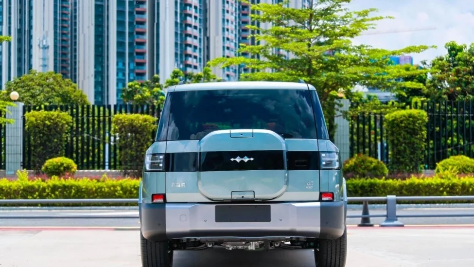 自研音響、可外接平板電腦，比亞迪方程豹鈦7更多內飾官圖公布