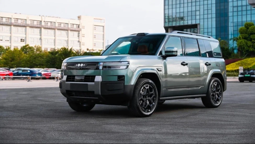 自研音響、可外接平板電腦，比亞迪方程豹鈦7更多內飾官圖公布