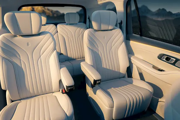 5米2全尺寸SUV殺入20萬內！吉利銀河M9預售：19.38萬元起