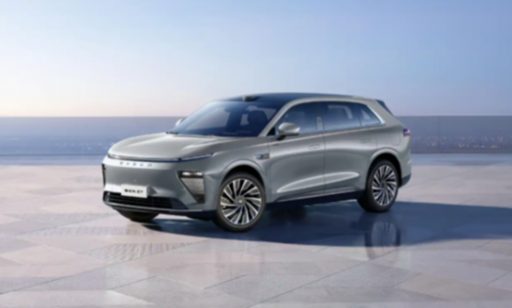 星途推ET系列，星紀元改名再戰，還是同門競爭？